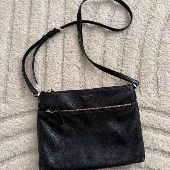 kate spade Handbags - Kate Spade Black Pebbled Crossbody Bag
